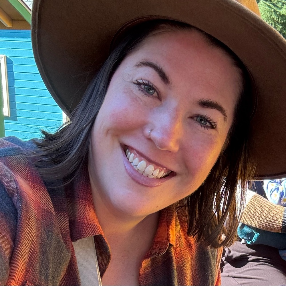 Meet your Posher, Kelly